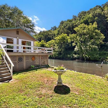 2 Bed 1 Bath Vacation Home In Sylva Bagian luar foto